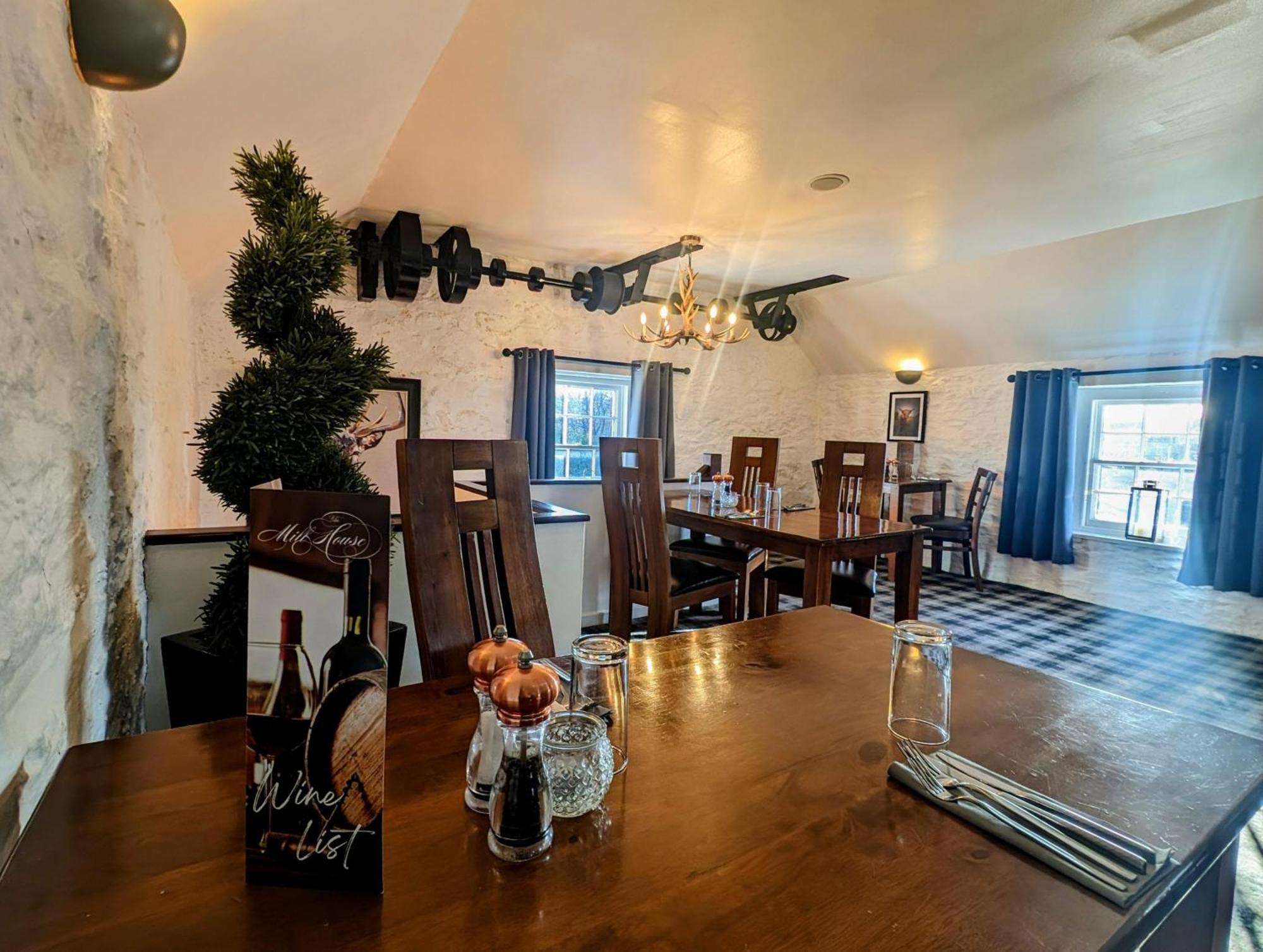 The Mill House Hotel 버키 외부 사진